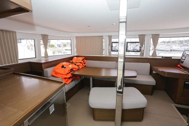 Lagoon 42