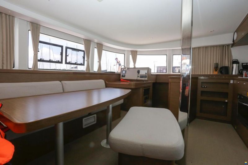 Lagoon 42
