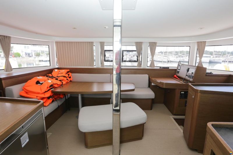 Lagoon 42