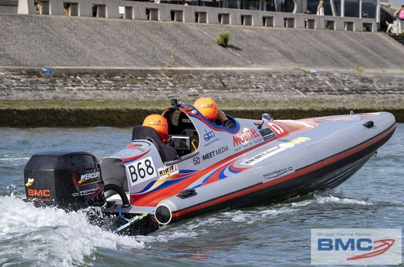 Technohull Seadrug 688
