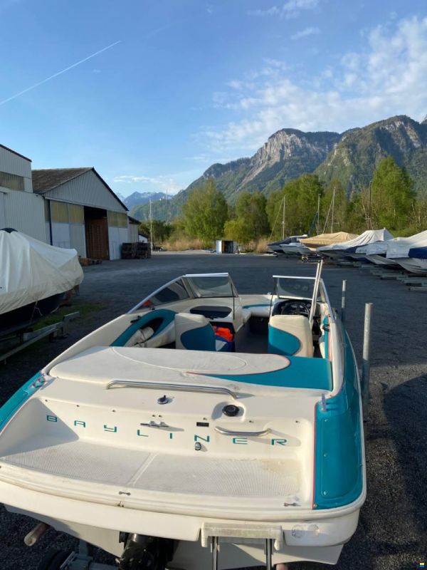 Bayliner Capri 2051