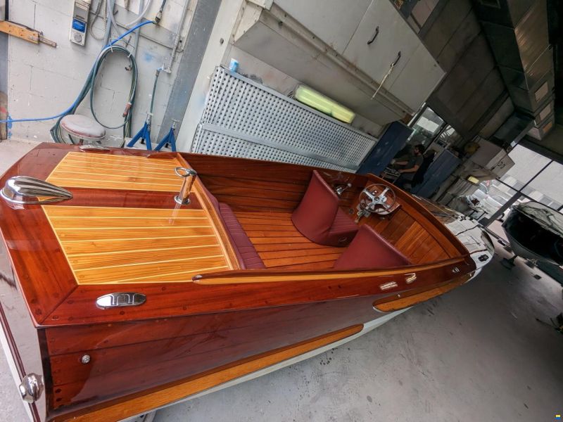 KRUEGER RUEDI Runabout