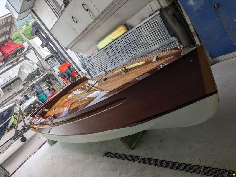 KRUEGER RUEDI Runabout