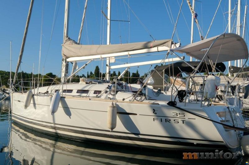 Beneteau First 35