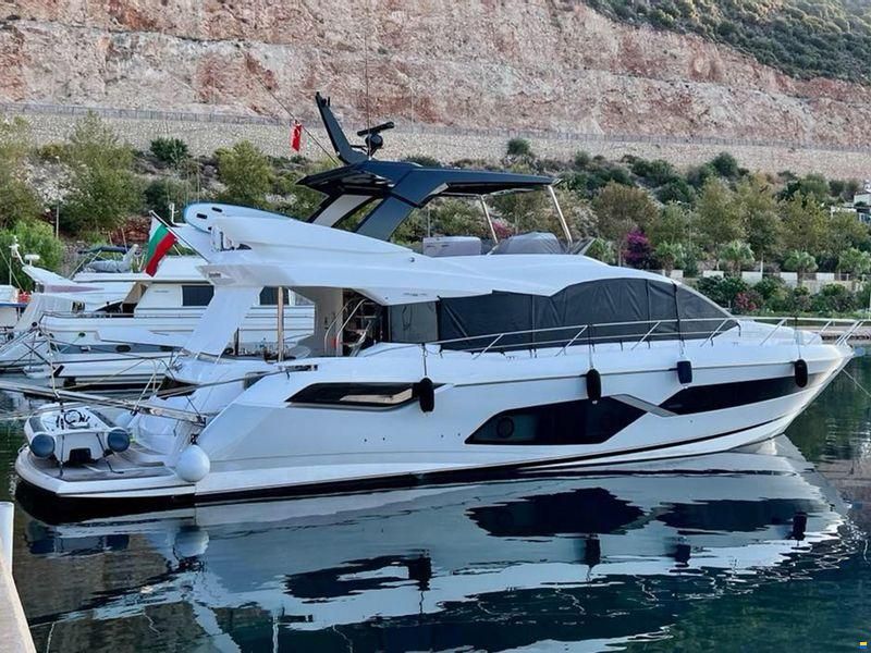 Sunseeker Manhattan 68