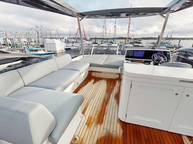Sunseeker Manhattan 68