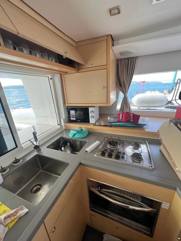 Lagoon 450 F