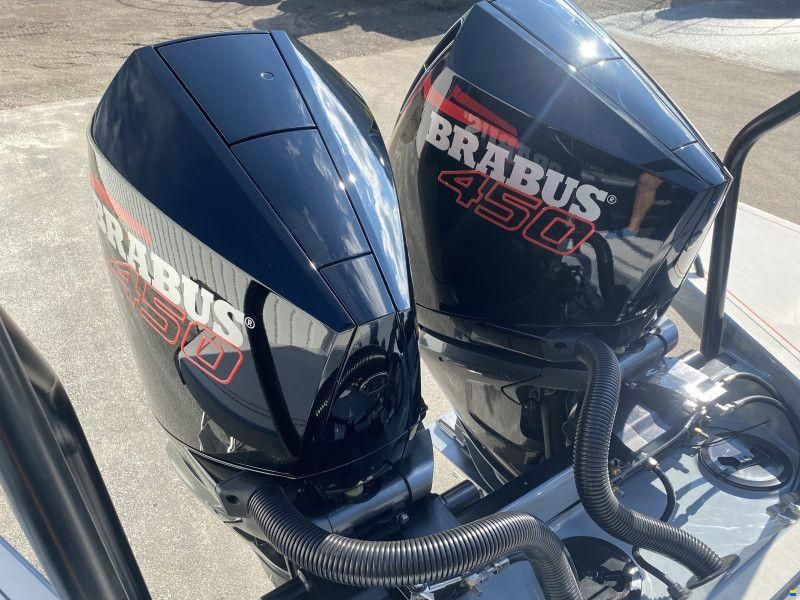 Axopar Brabus Shadow 900 Cross Cabin