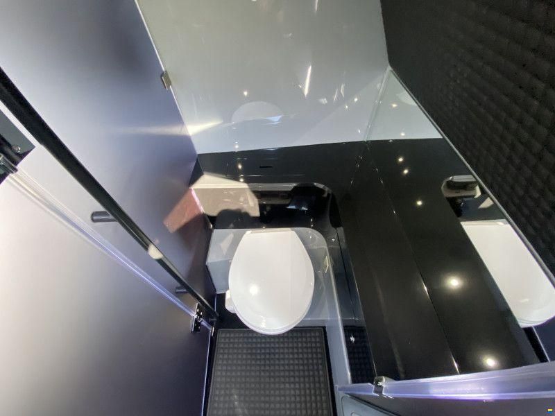 Axopar Brabus Shadow 900 Cross Cabin