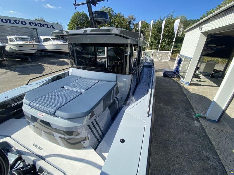 Axopar Brabus Shadow 900 Cross Cabin