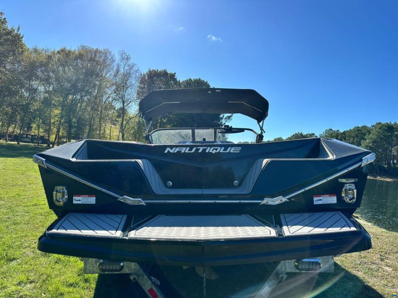 Nautique Carbon