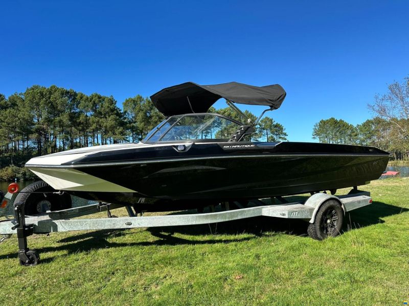 Nautique Carbon