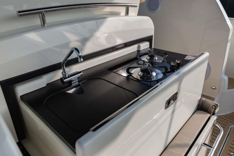 Quicksilver 875 SunDeck