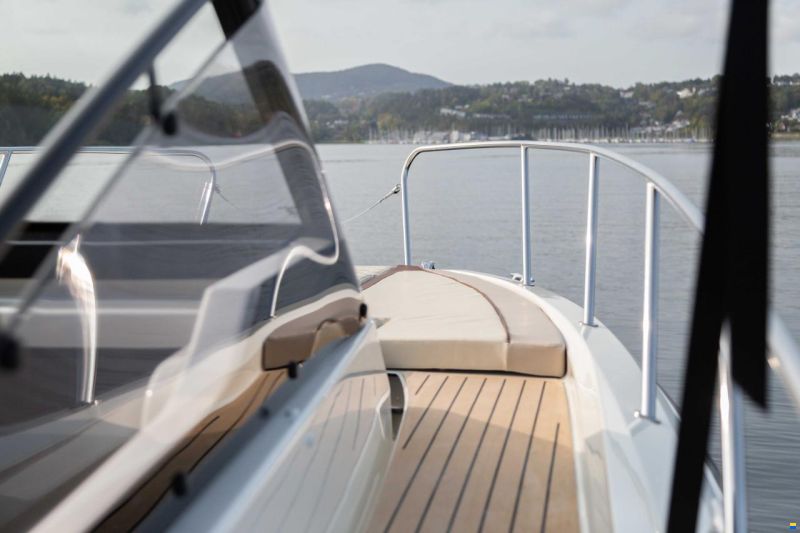 Quicksilver 875 SunDeck