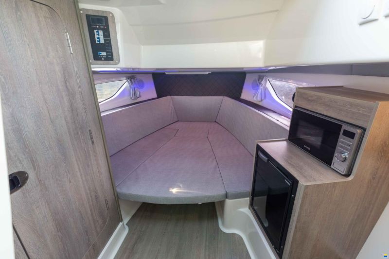 Quicksilver 875 SunDeck