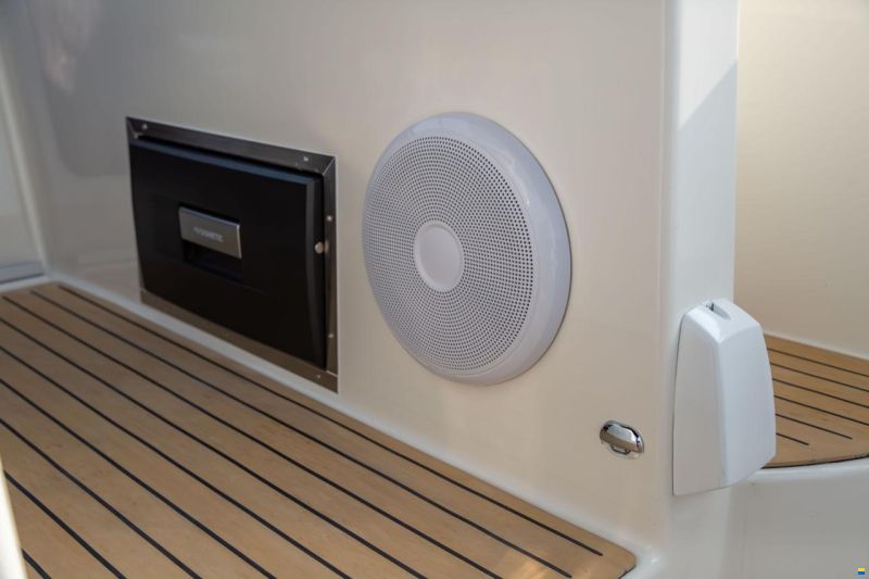 Quicksilver 875 SunDeck