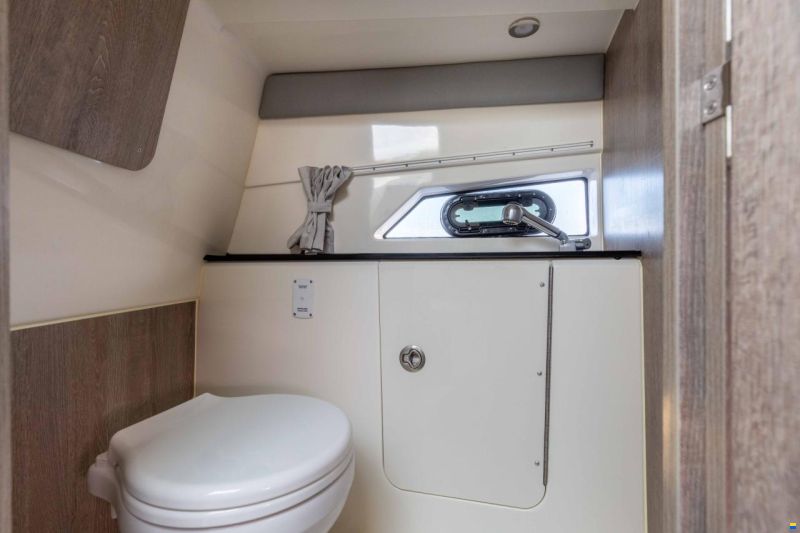 Quicksilver 875 SunDeck