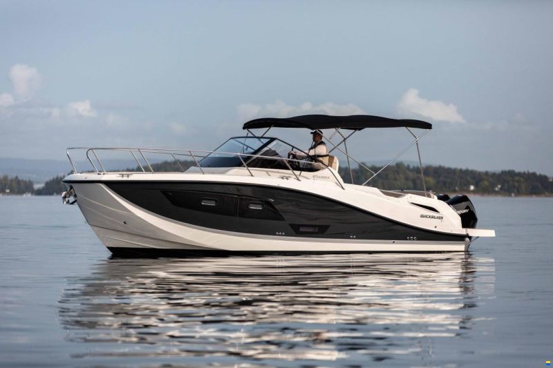 Quicksilver 875 SunDeck