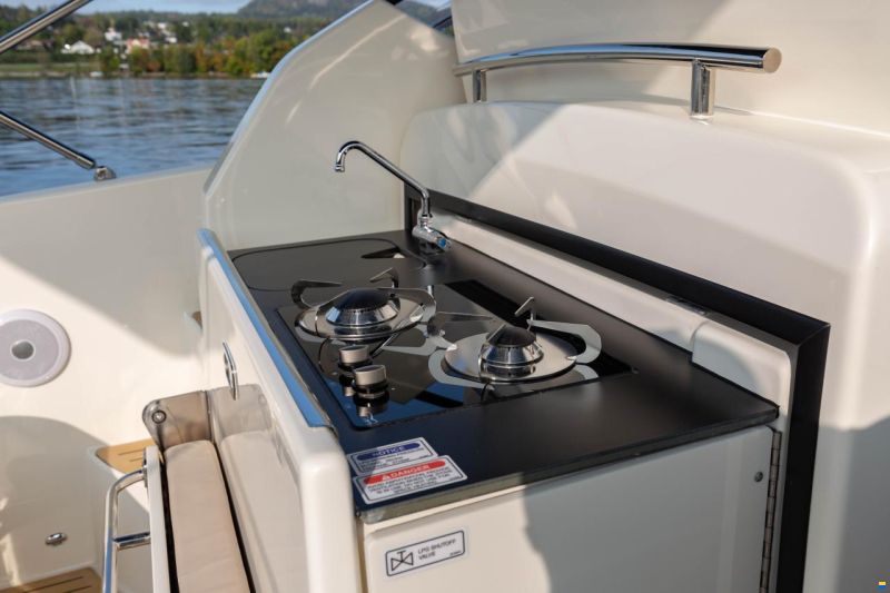 Quicksilver 875 SunDeck