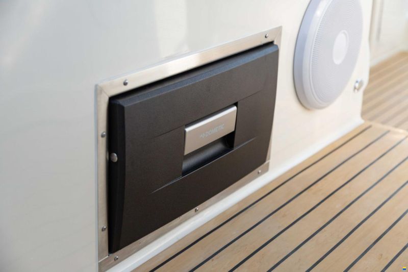 Quicksilver 875 SunDeck