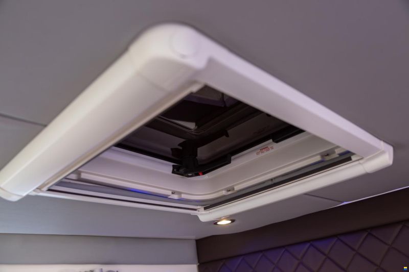Quicksilver 875 SunDeck