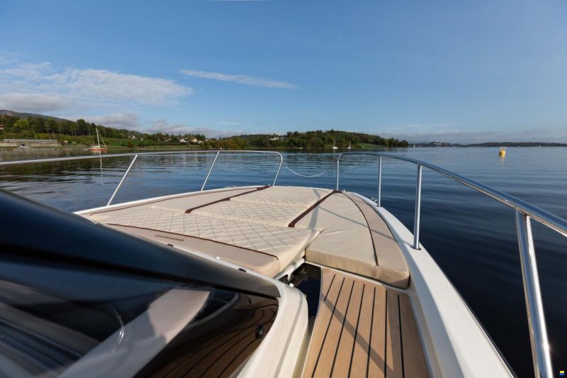 Quicksilver 875 SunDeck
