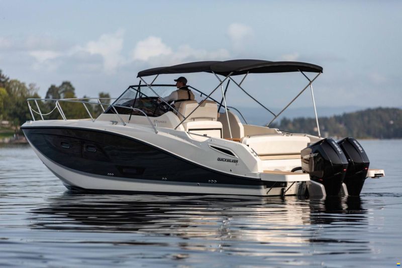 Quicksilver 875 SunDeck