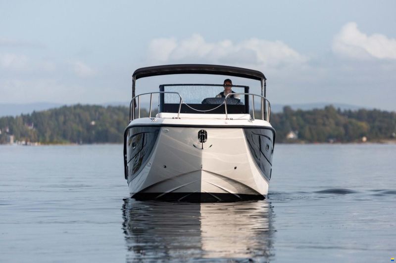 Quicksilver 875 SunDeck