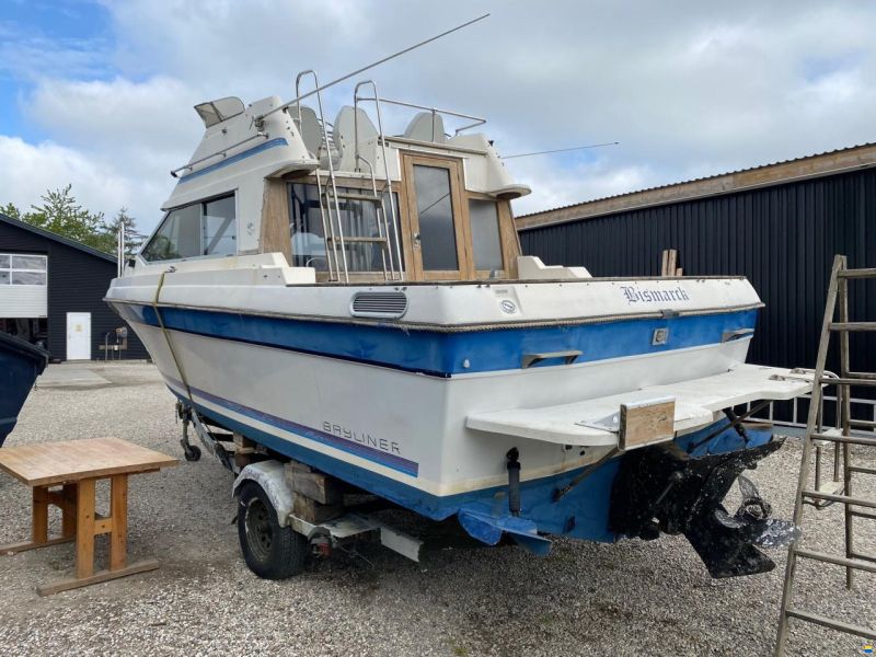 Bayliner 2556 Fly