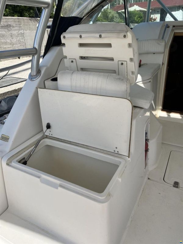 Boston Whaler 34 Defiance