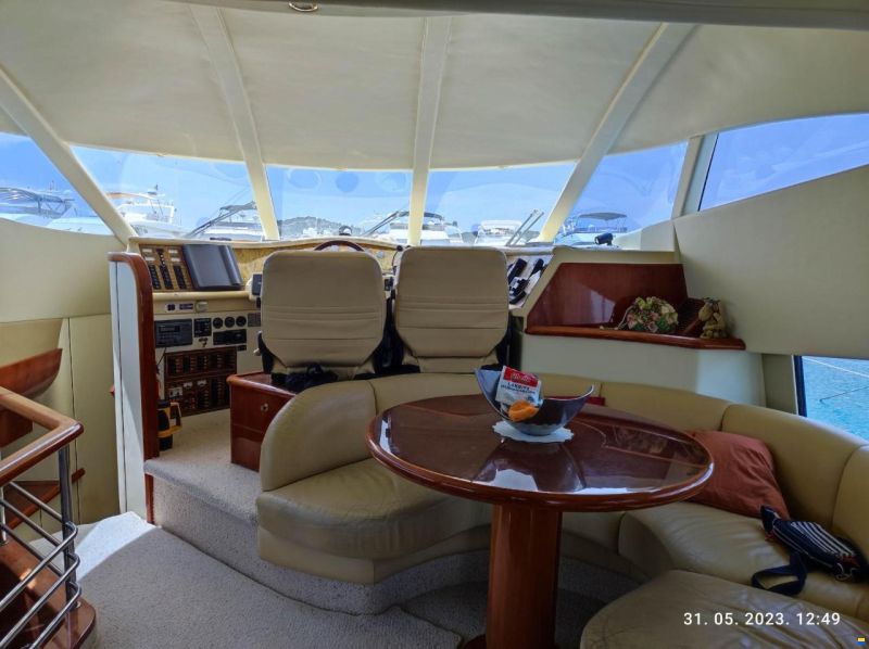 Fairline Squadron 52