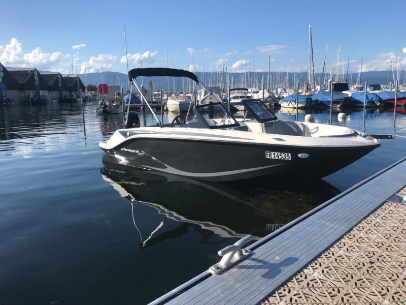 Bayliner M17