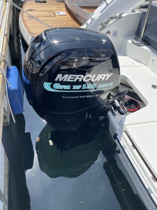 Parker 690 Day Cruiser