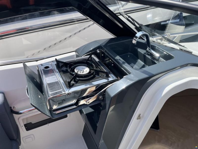 Parker 690 Day Cruiser