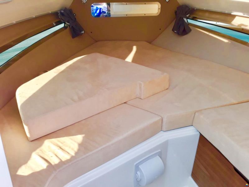 Parker 690 Day Cruiser