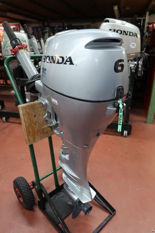 2016 Honda BF6 D LHSU E Start CHF 2 500 2016 Honda BF6 D LHSU E Start CHF 2 500