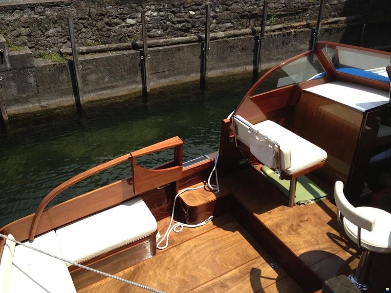 Chris Craft 27 cruiser