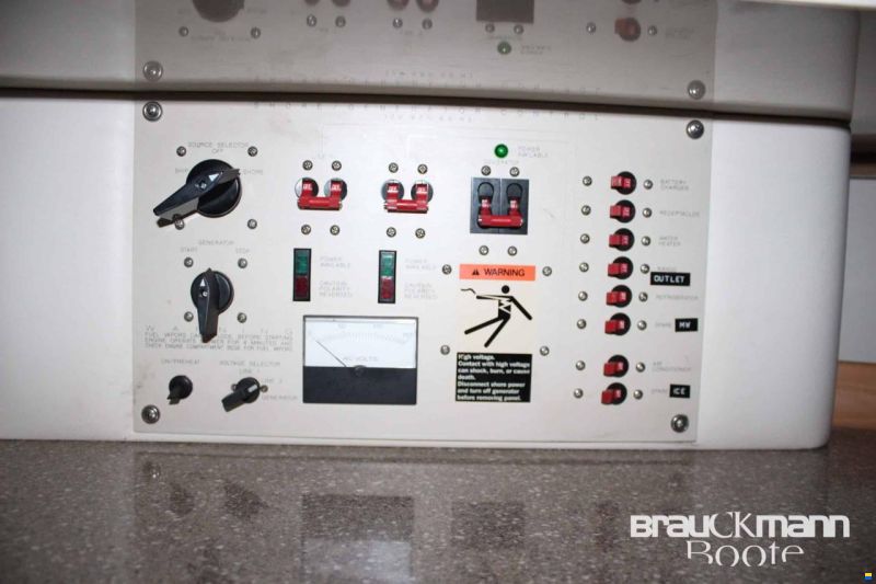 Maxum 3300 SCR