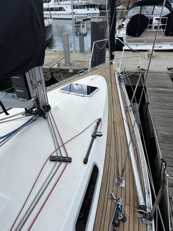 Hanse 301