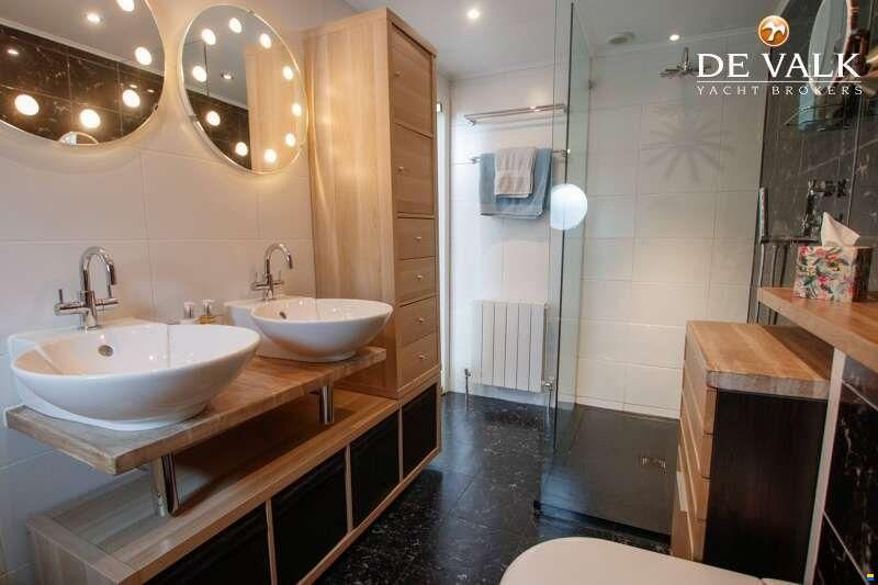 Houseboat Waterloft Luxemotor Spitz 38M
