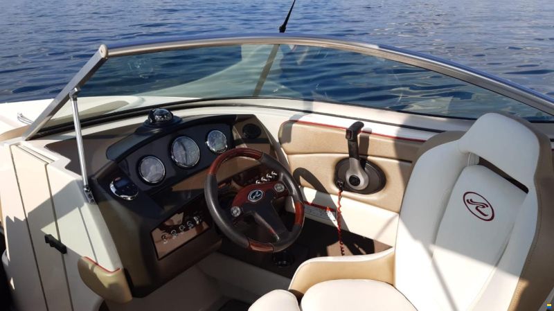 Sea Ray Select 210