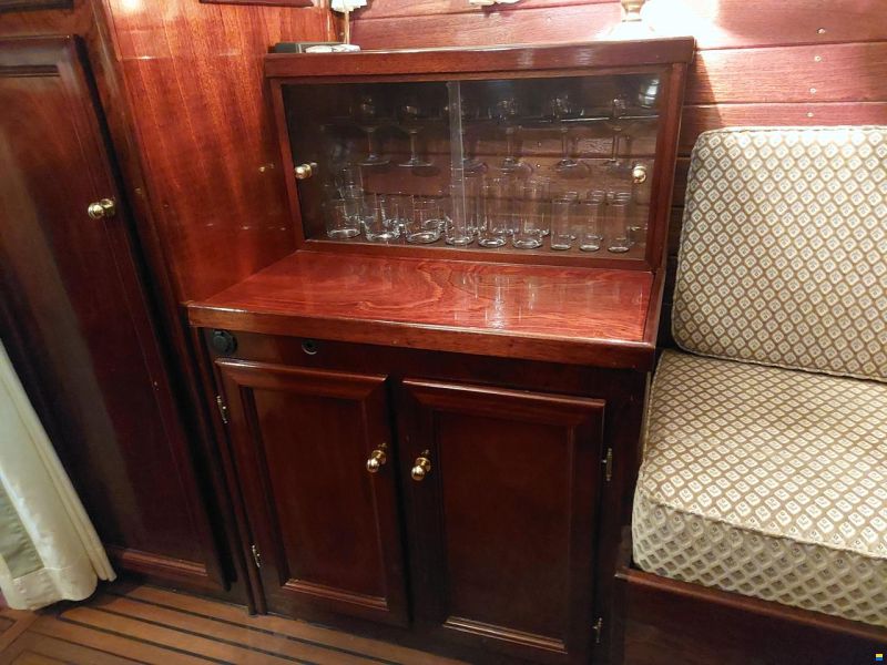 Backdecker