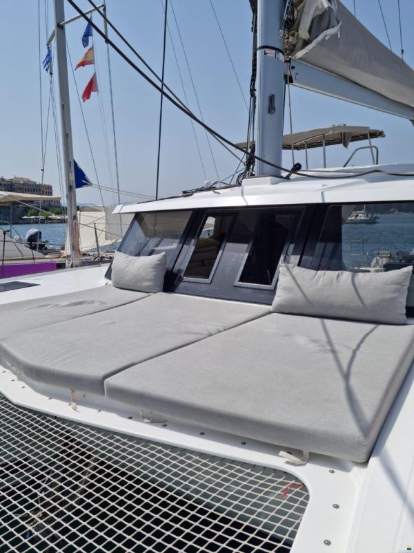 Fountaine Pajot Lucia 40