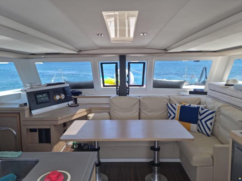 Fountaine Pajot Lucia 40
