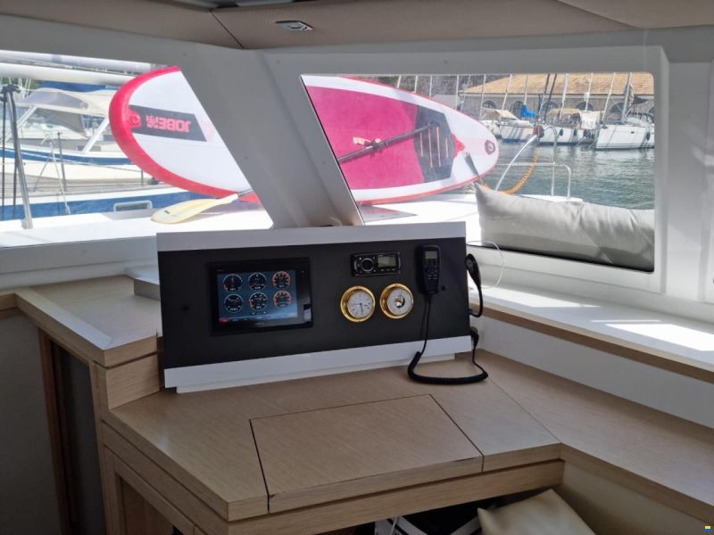 Fountaine Pajot Lucia 40