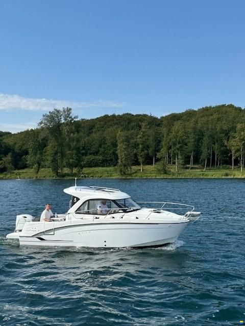 Beneteau Antares 7 OB V2