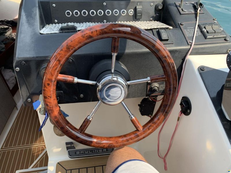 Bayliner Avanti 2950