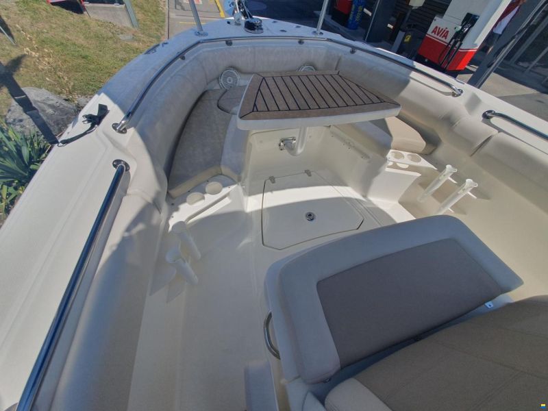 Boston Whaler 230 Outrage