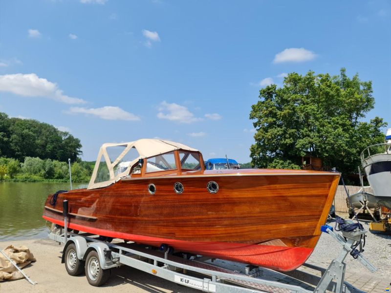 Holzmotorboot De Baron Grou