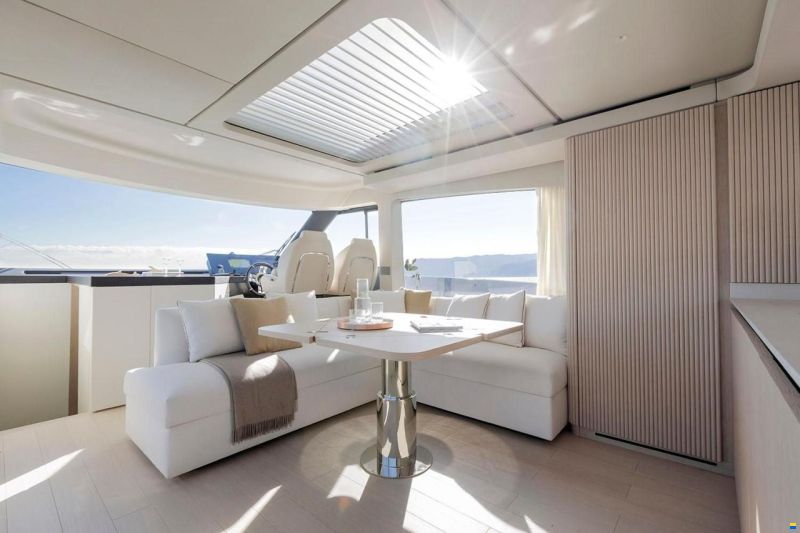 Azimut Seadeck 6